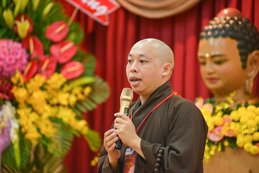 ĐĐ.Thích Hạnh Hiếu chia sẻ về thiết kế website - Ảnh: Đăng Huy DSC_8582.jpg