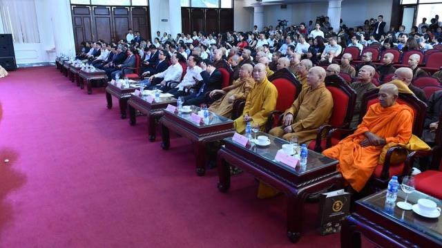 Khởi động dự án dịch thuật kinh điển phương Đông ảnh 3 a daitangkinh 4.jpg