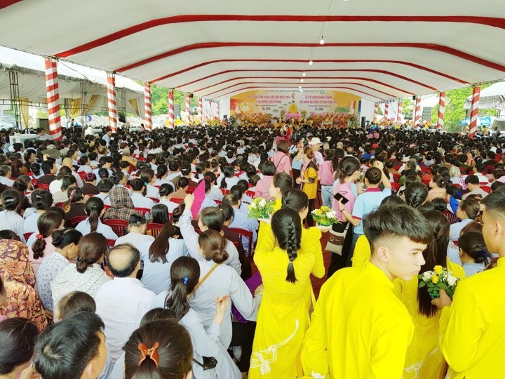 Đại lễ Phật đản và khai mạc lễ hội Hương sen xứ Nghệ ảnh 6 08.jpg