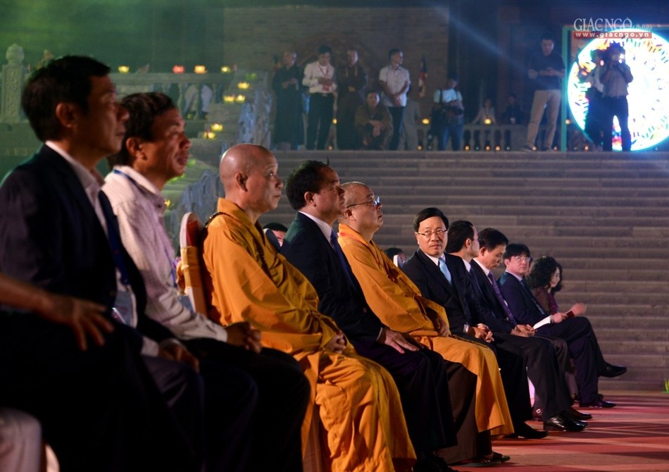 Lung linh đêm hoa đăng trong Đại lễ Vesak ở Hà Nam ảnh 4 BTN_0268.jpg