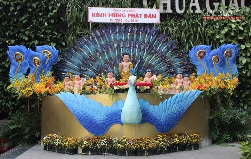 Lễ đài Phật đản ở một số quận tại TP.HCM ảnh 7 10ld.jpg