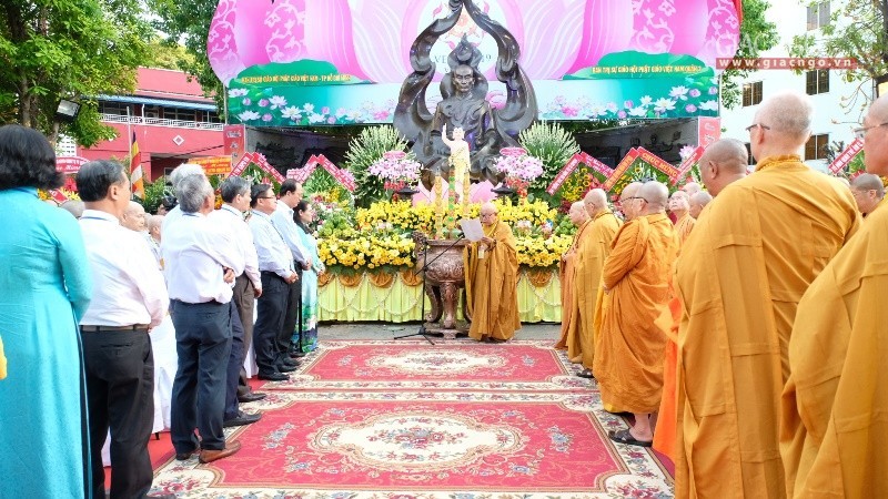 Trang nghiêm lễ Phật đản tại tượng đài Bồ-tát Thích Quảng Đức ảnh 4 11bt.jpg