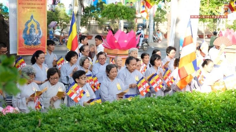 Trang nghiêm lễ Phật đản tại tượng đài Bồ-tát Thích Quảng Đức ảnh 6 6bt1.jpg