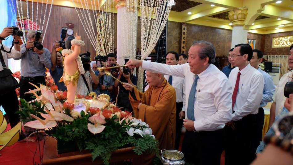 Phó Thủ tướng Thường trực chúc mừng Phật đản ảnh 7 VG2.jpg