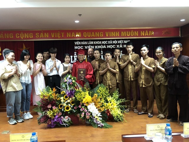 Hà Nội: Đại đức trụ trì chùa Kim Long nhận bằng tiến sĩ ảnh 1 Daiduc.jpg
