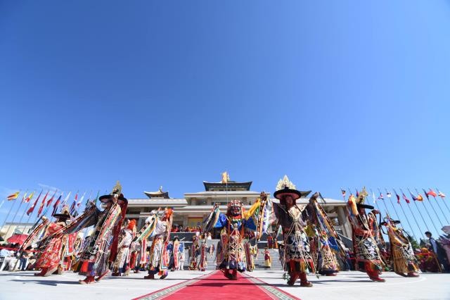 Các trình diễn nghi lễ theo truyền thống Phật giáo Mông Cổ 08_887869172.jpg