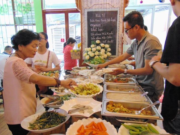Quán buffet chay tùy tâm giữa lòng Sài Gòn ảnh 4 dsc05403_jpg.jpg