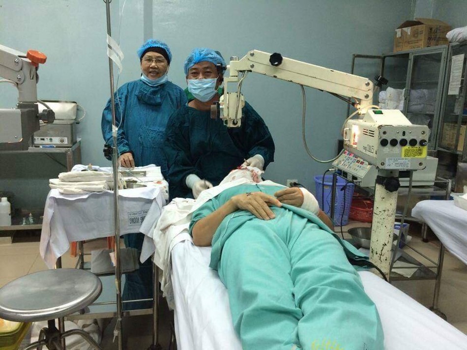 Chia sẻ thông tin mổ mắt miễn phí cho người nghèo ảnh 1 anhthuphong.jpg