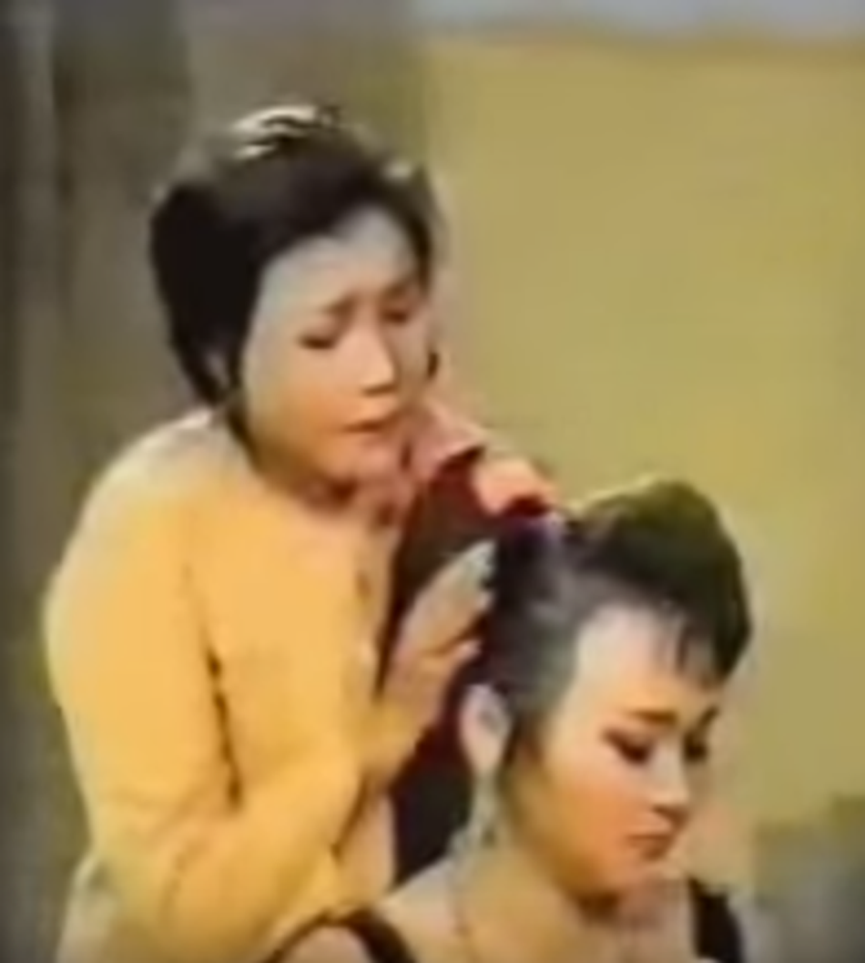 Sân khấu Hoàng Thái Thanh & "Bông hồng" mùa Vu lan ảnh 5 bong-hong-cai-ao-xua-4read-only-1564930995144733104937_png.png