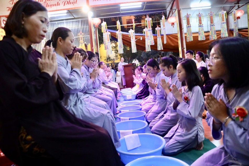 Xúc động lễ Vu lan tại chùa Phù Liễn ảnh 6 2O2A9068.jpg