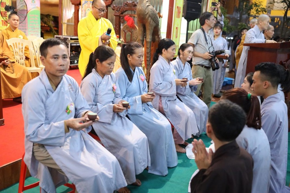 Xúc động lễ Vu lan tại chùa Phù Liễn ảnh 9 2O2A9106.jpg