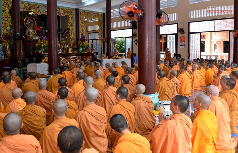 Mãn hạ - Tinh xa Ngoc Phuong (2).jpg