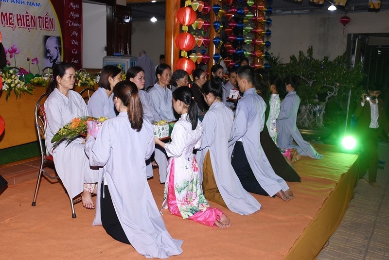 Lễ Vu lan tại điểm nhóm sinh hoạt ngoài cơ sở thờ tự ảnh 3 nuithanh 2.jpg