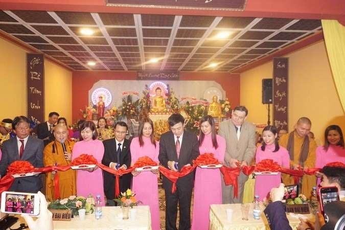 trung tam van hoa Phat giao VN o Czech 1.jpg