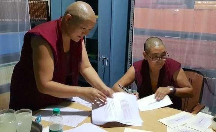 Tây Tạng sẽ có thêm 7 vị Ni tốt nghiệp tiến sĩ Phật học ảnh 1 co them 7 vi TS Ni 1.jpg