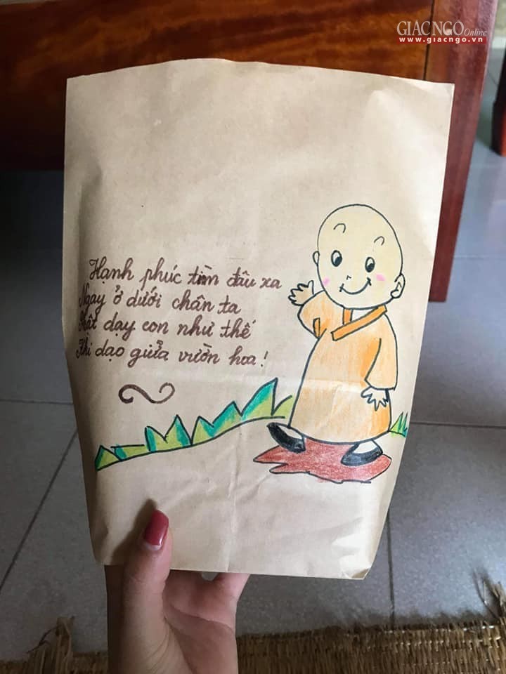 Chùa Đình Quán với túi quà trung thu thân thiện môi trường ảnh 2 70090893_675197366309223_3605397935711322112_n.jpg