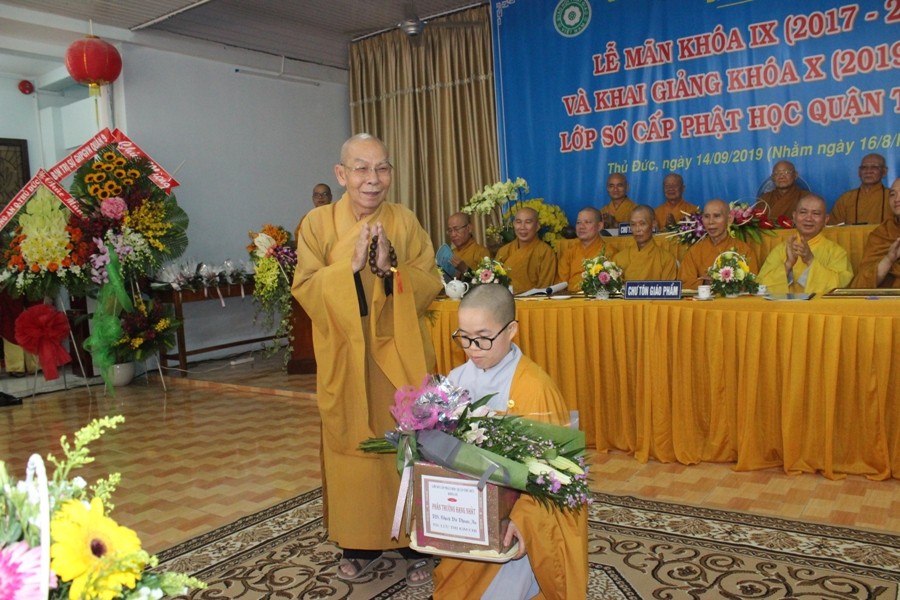 Lễ mãn khóa Lớp sơ cấp Phật học Q.Thủ Đức ảnh 8 20sc1.jpg