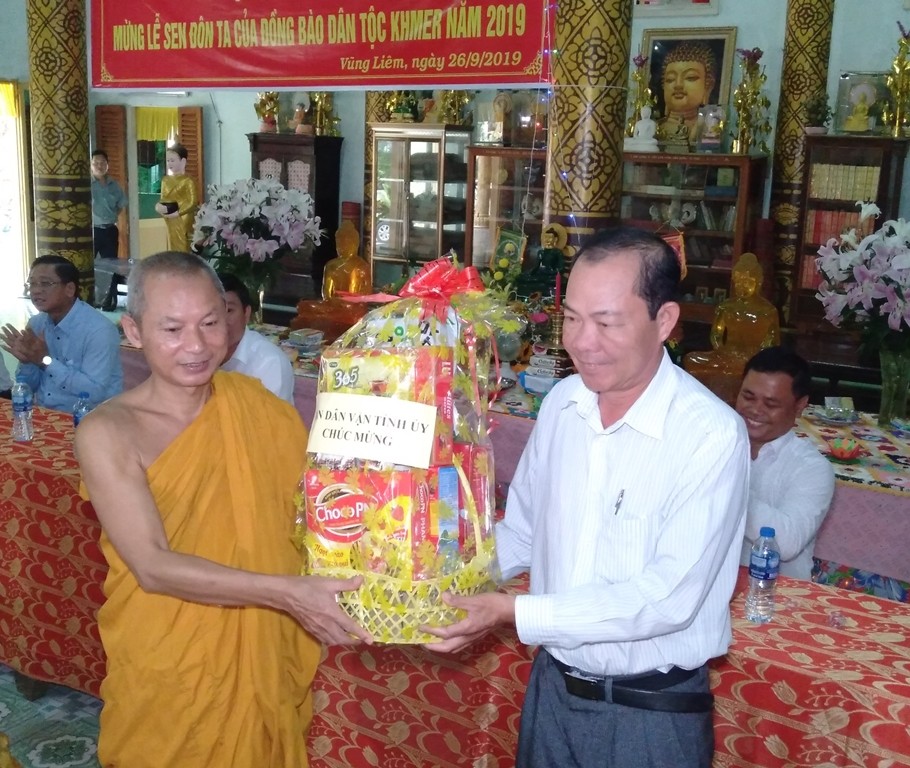 Họp mặt chư Tăng, Phật tử Khmer mừng lễ Sene Đônta ảnh 1 IMG_20190926_123804.jpg