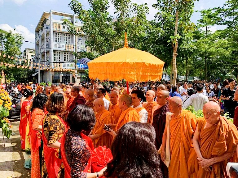 TP.HCM: Chùa Nam Tông tổ chức lễ dâng y Kathina ảnh 2 IMG_20191015_114109.jpg