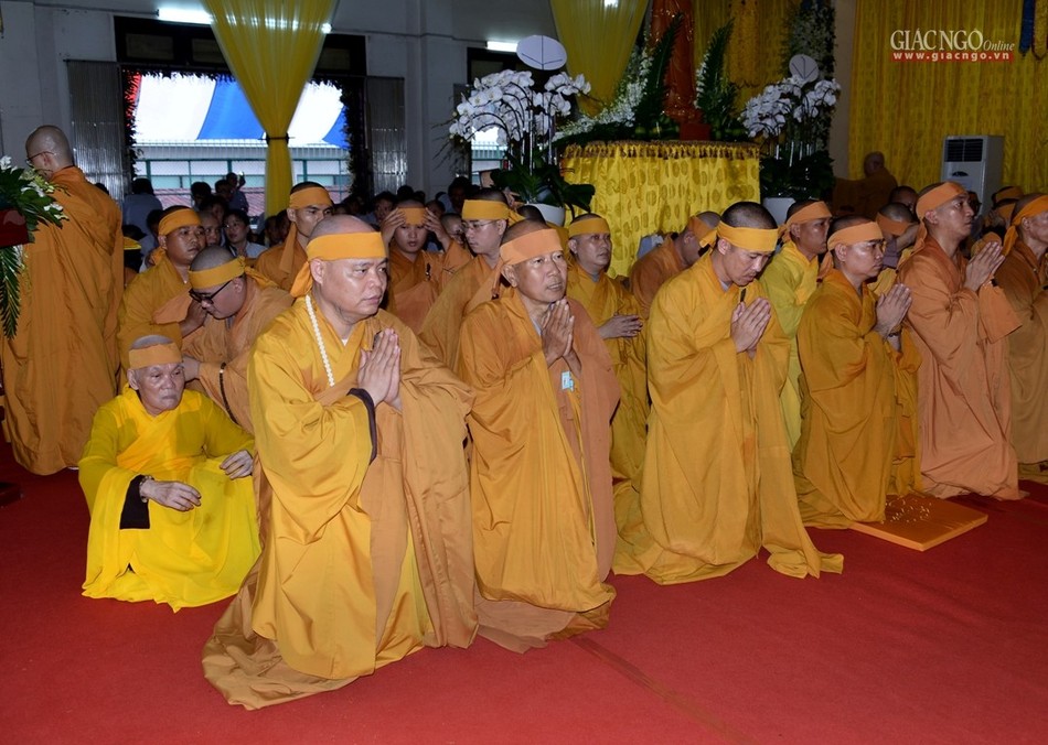 Tang le HT Vien Giac GNO (16).JPG