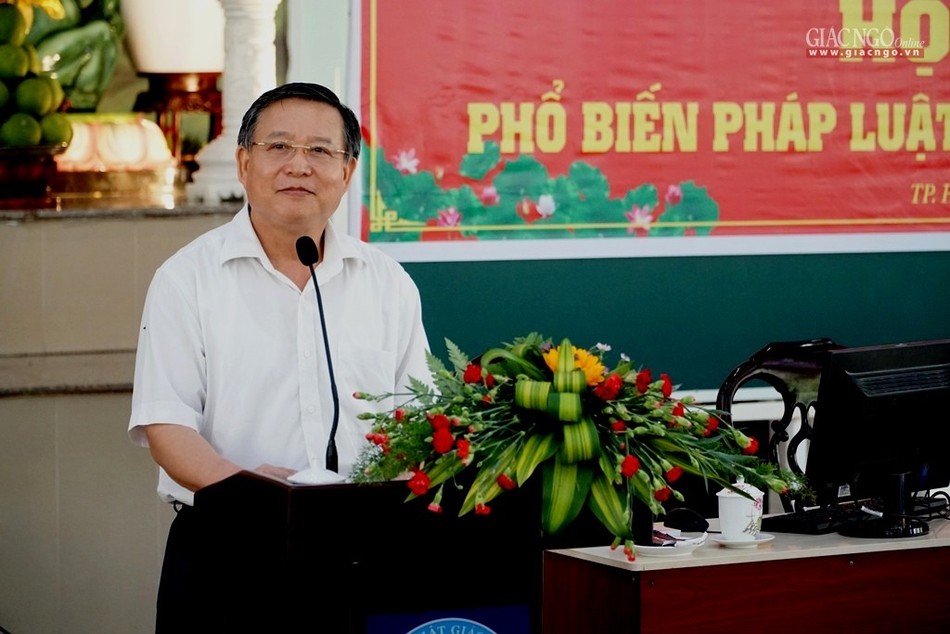 Ban Tôn giáo Chính phủ phổ biến luật tại Học viện ảnh 4 H10.jpg