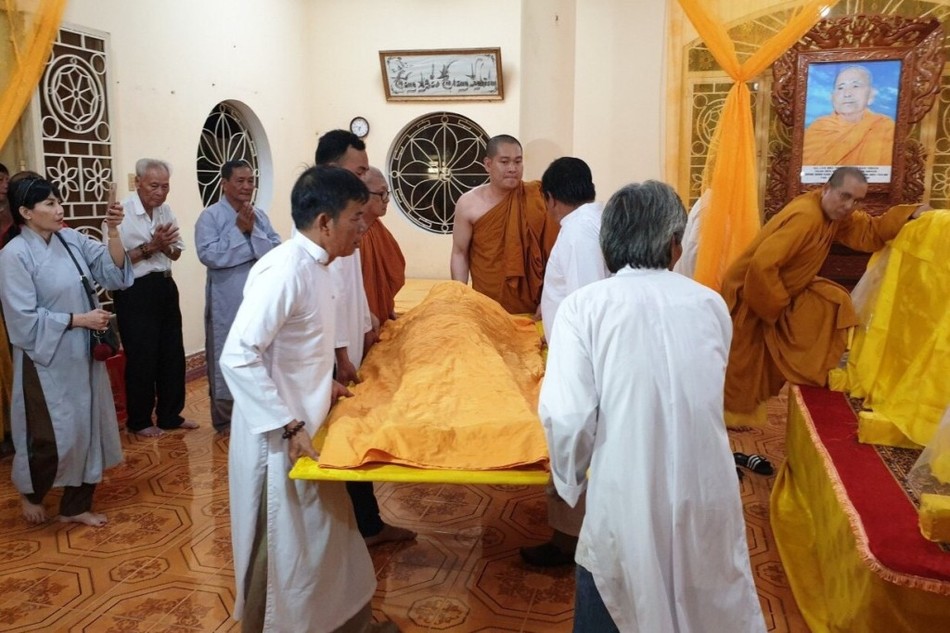 Nhập kim quan cố Trưởng lão HT.Thích Giác Thuận ảnh 4 H4.jpg