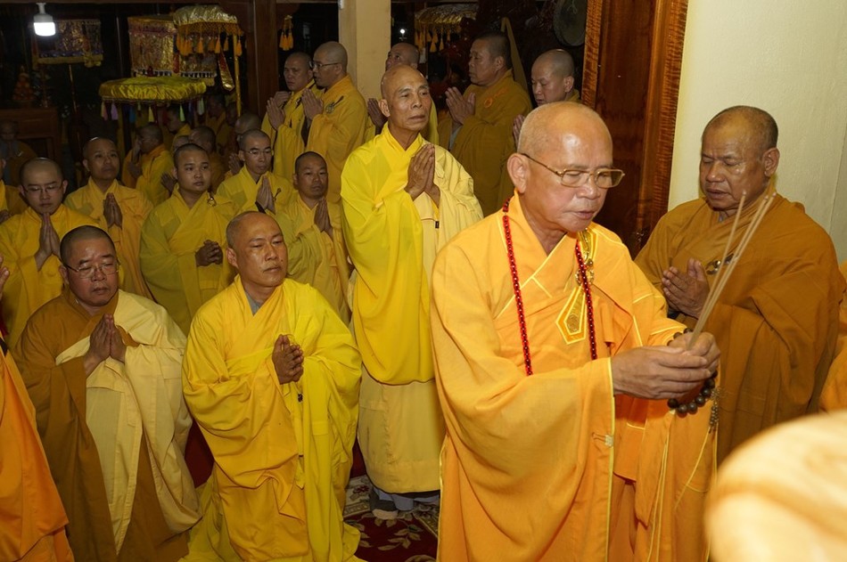 Nhập kim quan cố Trưởng lão HT.Thích Tánh Hải ảnh 3 H3.jpg
