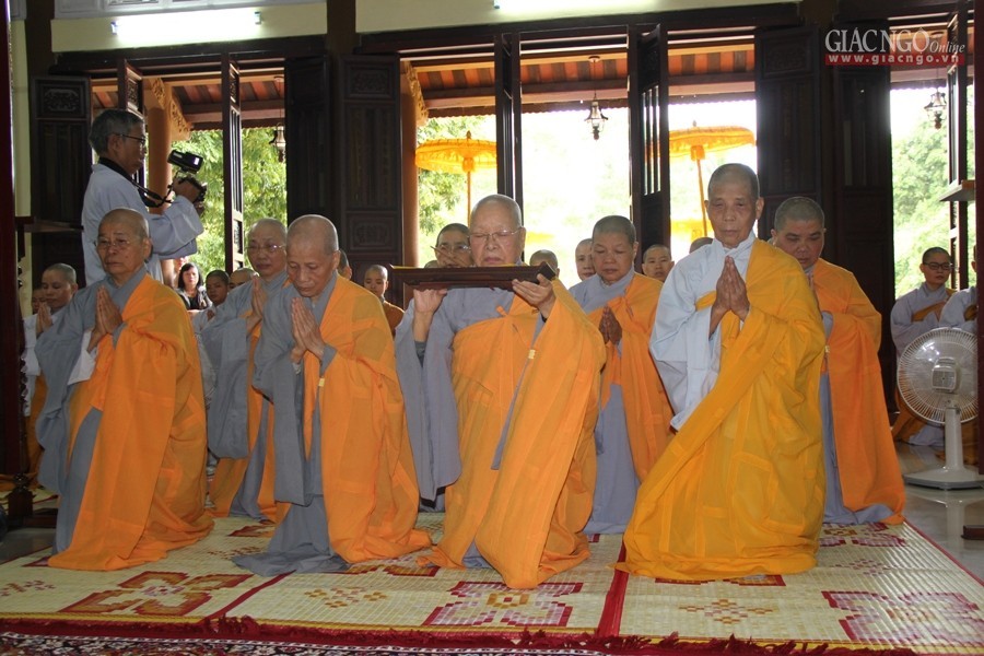 TT-Huế: Lễ nhập kim quan NT.Thích nữ Diệu Tấn ảnh 14 15.jpg