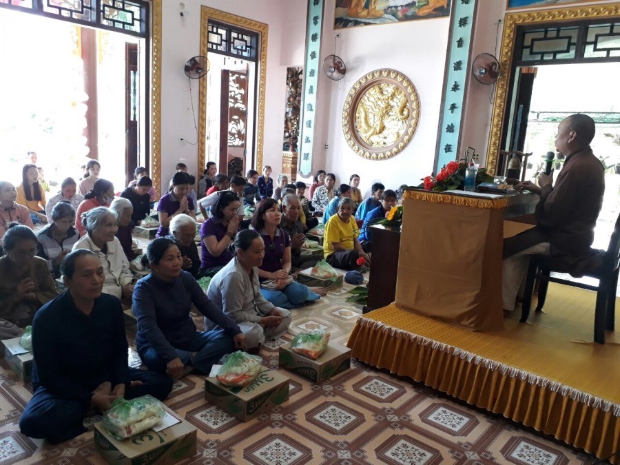 Nhiều đơn vị chia sẻ quà Tết đến gia đình khó khăn ảnh 5 image1.jpeg