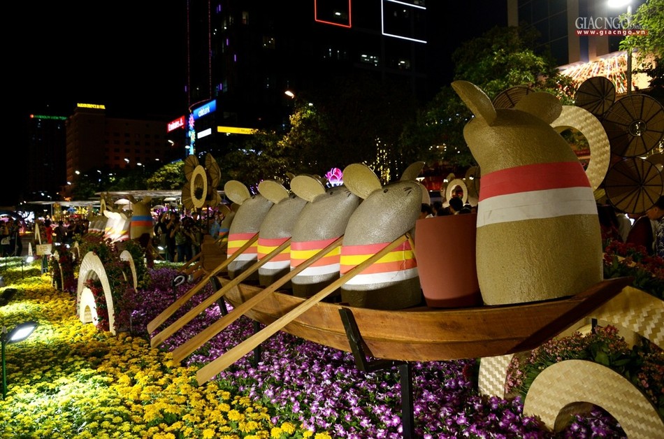 Lung linh đêm khai mạc Đường hoa Xuân Canh Tý ảnh 6 BTN_0403.jpg