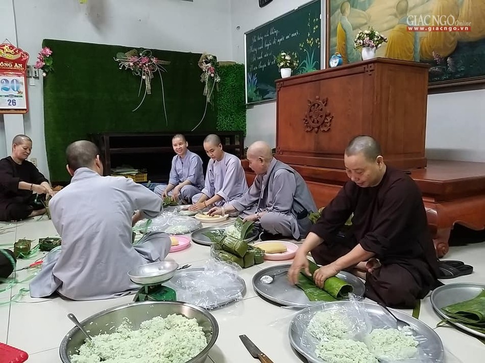 Hồn quê trong chùa phố ảnh 4 a honque 8.jpg