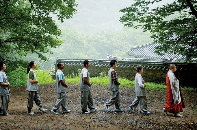 walkingmeditation-1507220697644-14-HR.jpg