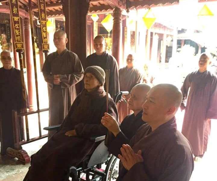 Thiền sư Thích Nhất Hạnh tưởng niệm Tổ sư Thanh Quý ảnh 2 HT Chon Thiet 3.jpg