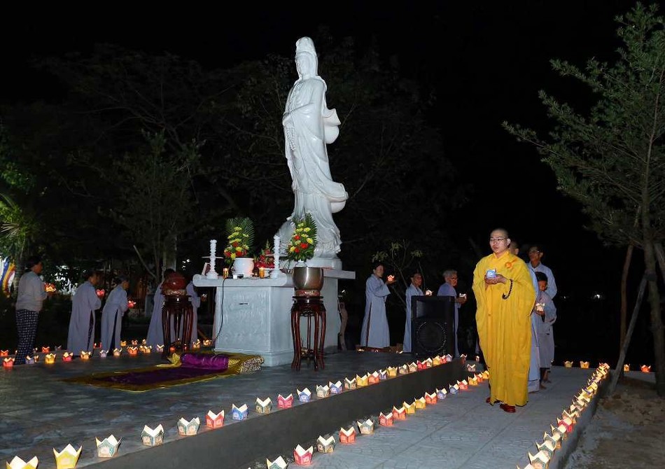 Lễ Vía Bồ-tát Quan Thế Âm tại chùa Dương Lâm, Tích Sơn, Yên Lạc ảnh 1 anh chua 2.jpg