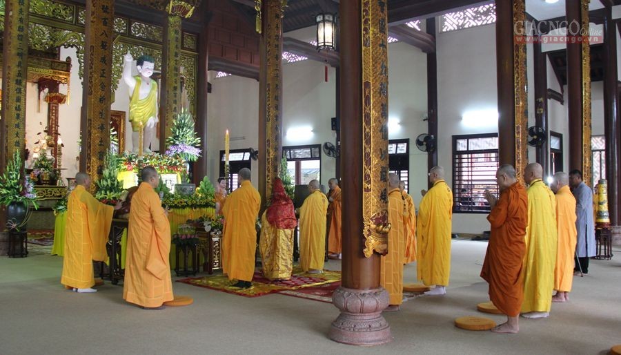 TT-Huế: Lễ khai kinh, Mộc dục, bắt đầu tuần lễ Phật đản ảnh 4 3.jpg