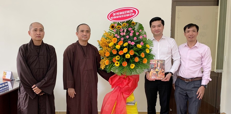 Giám đốc Cty Phát hành báo chí T.Ư thăm Báo Giác Ngộ ảnh 1 IMG_6498.jpg