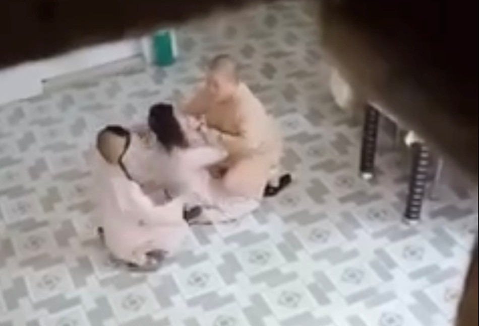 Hình ảnh trích từ clip bao hanh tre em.jpeg