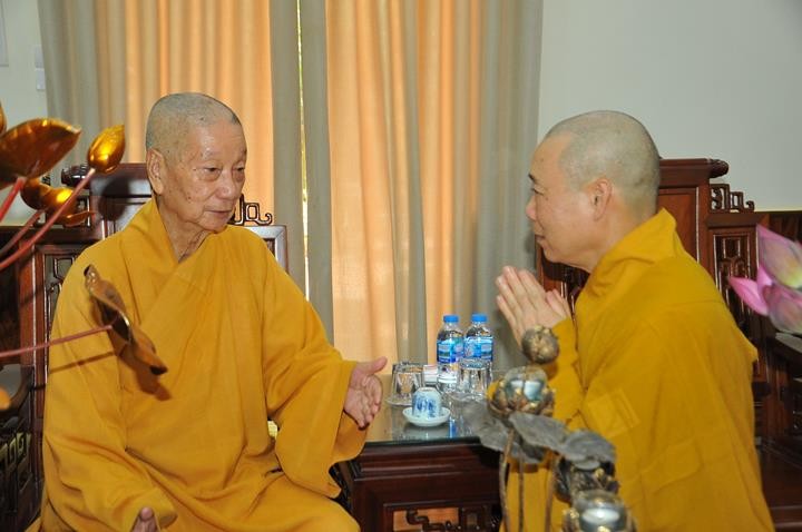HT.Thích Trí Quảng vấn an Đức Pháp chủ GHPGVN ảnh 6 5-24.jpg
