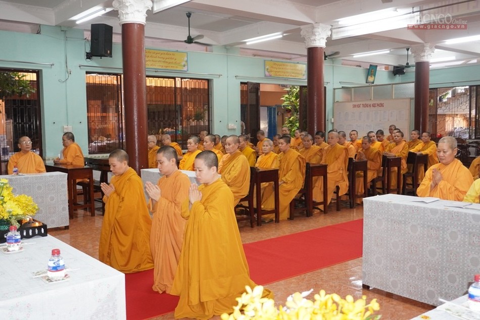 BTS Phật giáo TP.HCM tiếp tục thăm trường hạ ảnh 3 8np.jpg