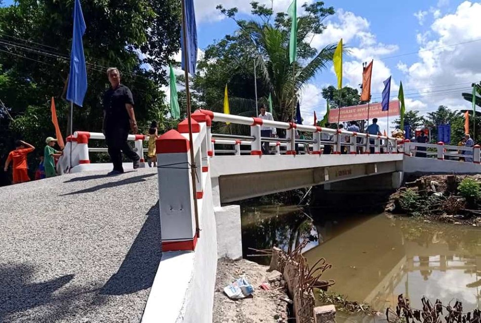 Canh cay cau.jpg