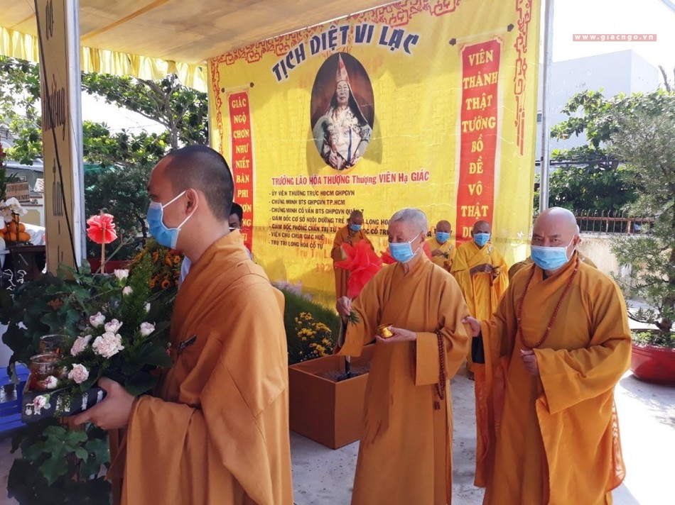 Đặt đá xây dựng bảo tháp cố HT.Thích Viên Giác ảnh 3 adatda4.jpg