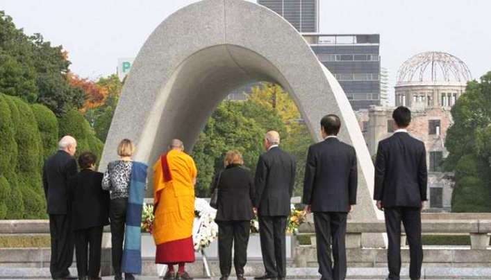 Đức Dalai Lama kêu gọi giải trừ vũ khí hạt nhân ảnh 1 dalai lama - NB.jpg