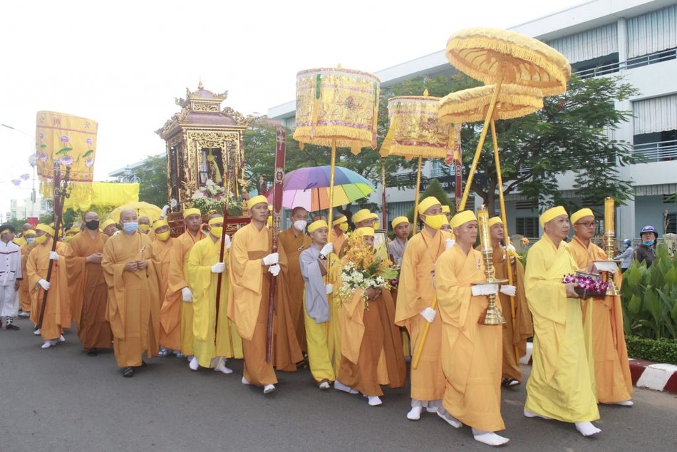 Phụng tống kim quan HT.Thích Thiện Huệ nhập tháp ảnh 10 dongthap 10.jpg