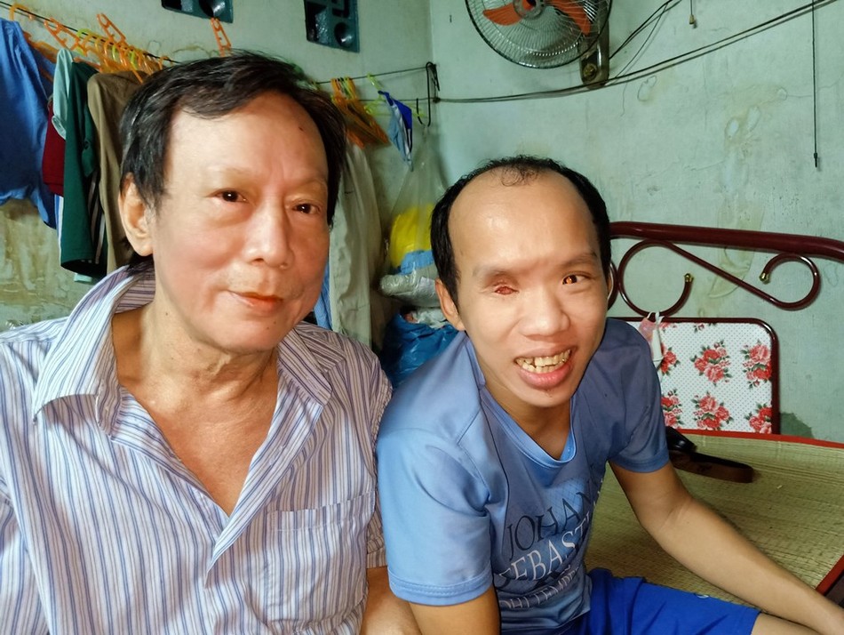 Lòng hiếu thảo của chàng trai khiếm thị ảnh 1 trangtre.1063.1.jpg