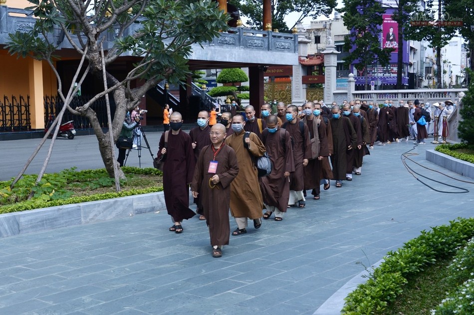 Đưa Tăng Ni lên Học viện (9).jpg