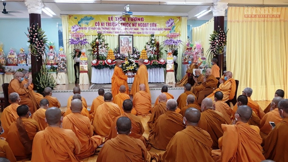 Tưởng niệm Tiểu tường NT.Ngoạt Liên (1924-2019) ảnh 5 H5.jpg