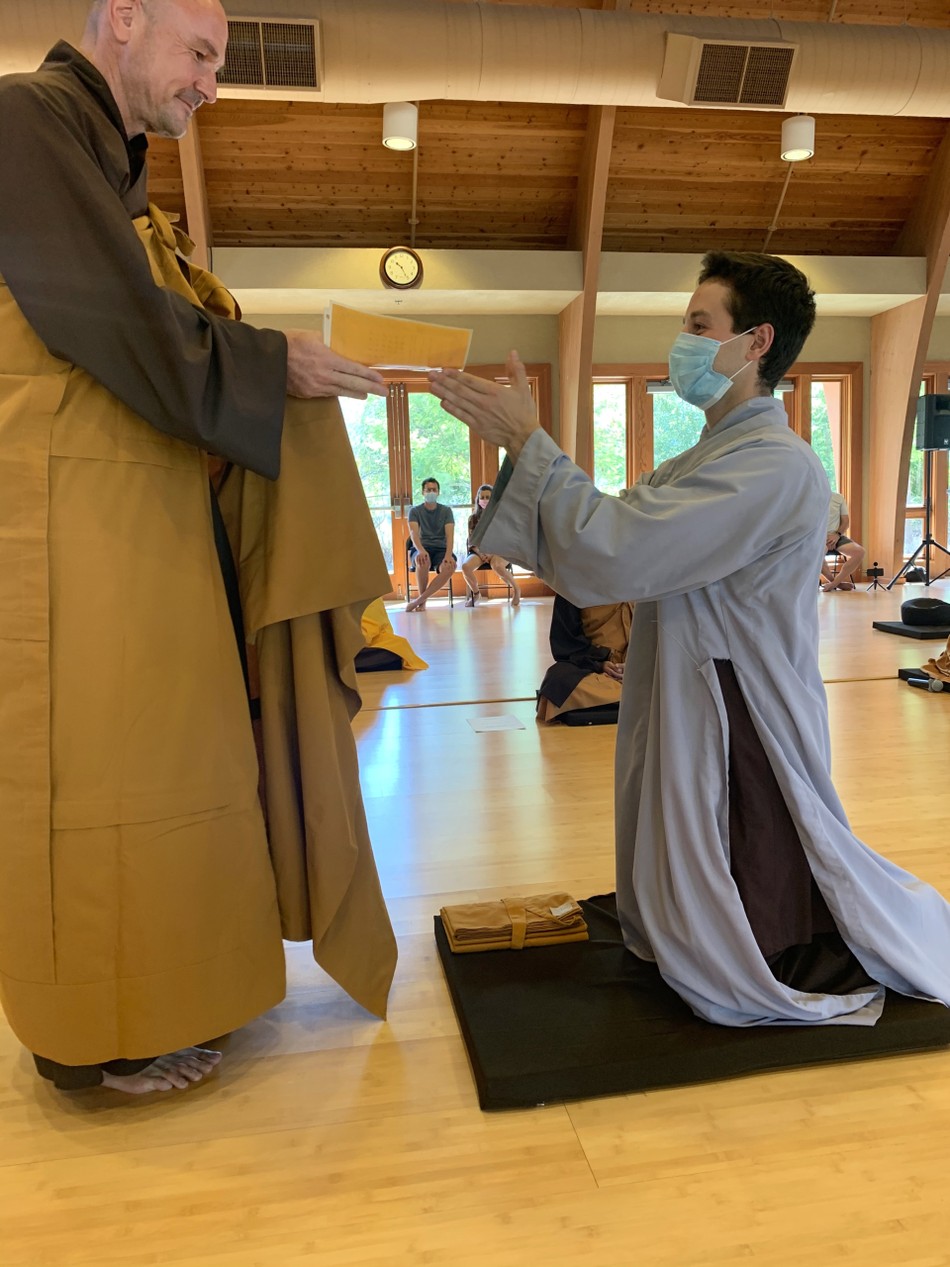 Tăng đoàn Làng Mai thêm 3 vị xuất sĩ ảnh 2 7-scaled.jpg