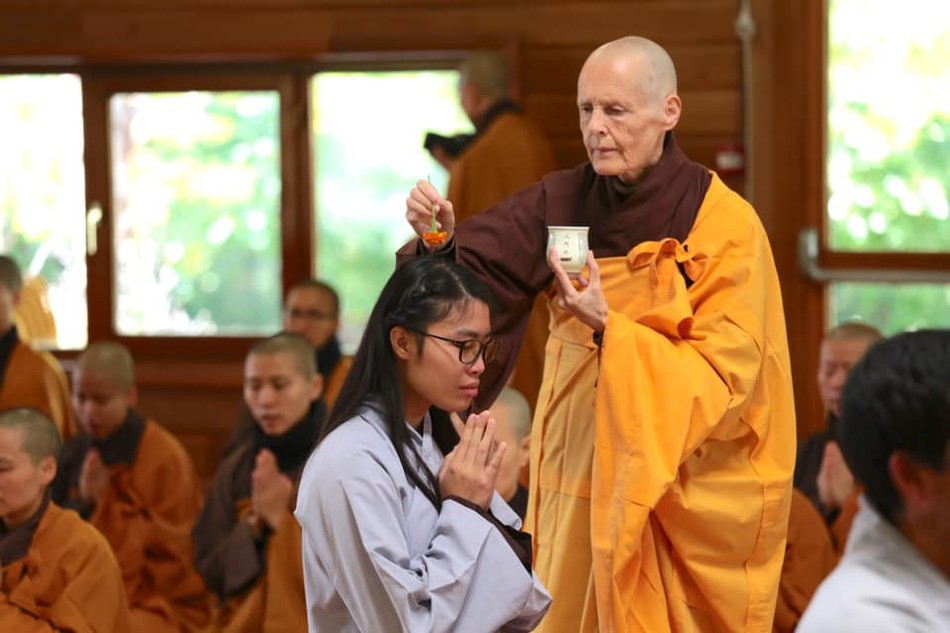 Xúc động lễ xuất gia cây Hạt Dẻ tại Pháp ảnh 3 xg 12.jpg