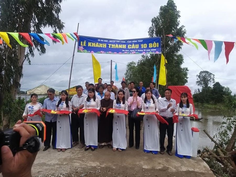 Khánh thành cầu bê-tông, cứu trợ lũ lụt miền Trung ảnh 1 unnamed.jpg
