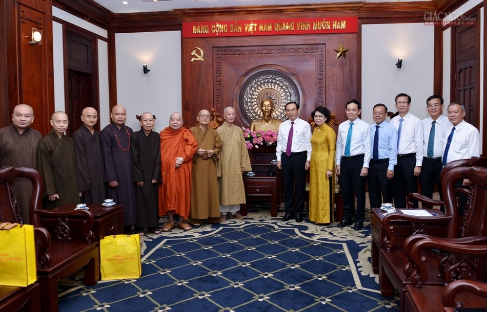 BTS thăm Thành Uỷ (8).jpg